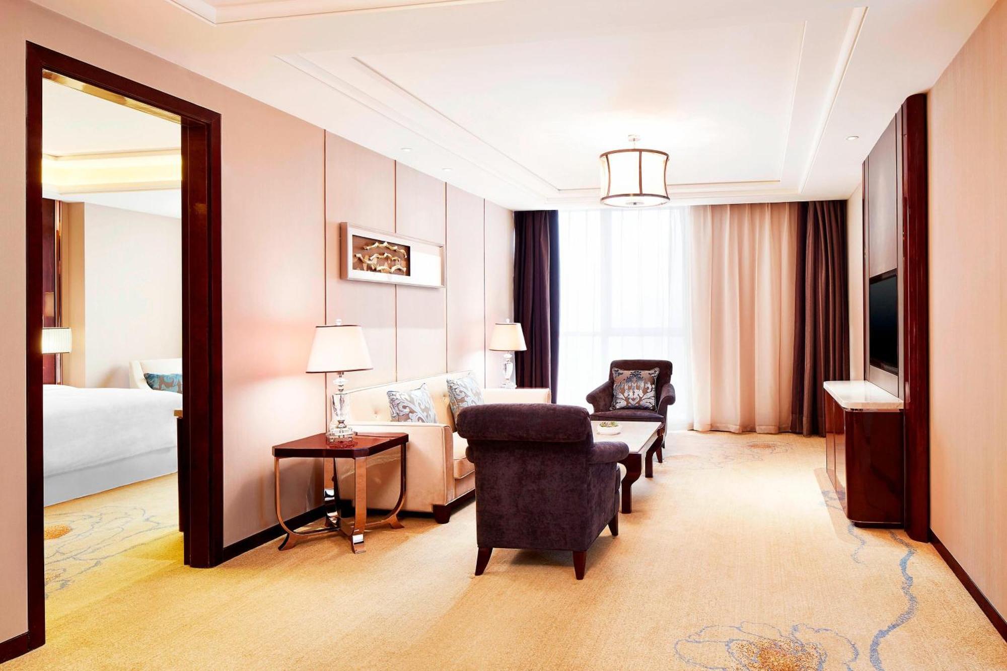 Sheraton Grand Zhengzhou Hotel Exterior foto
